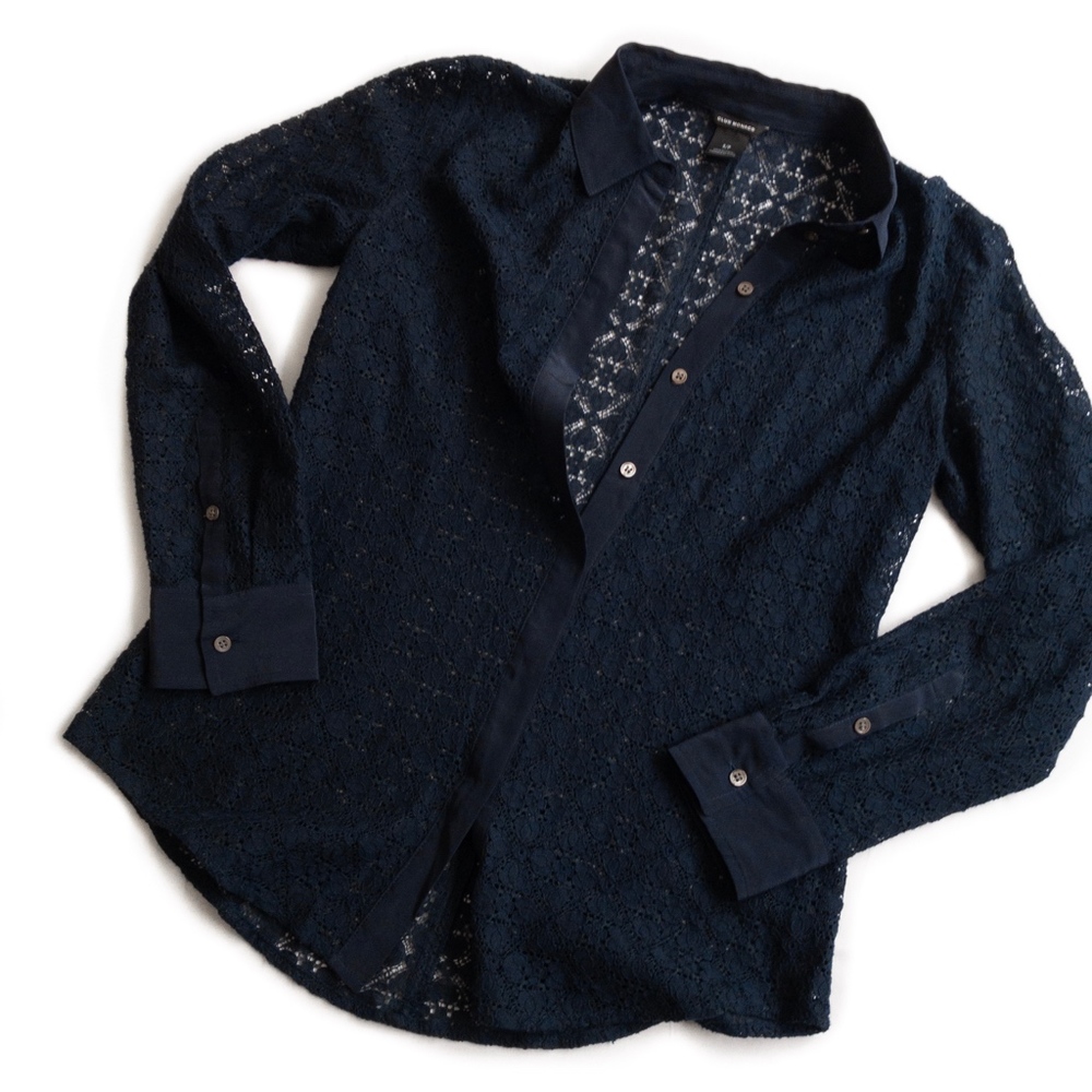 CLUB MONACO • LACE EYELIT LONG SLEEVE BLOUSE NAVY